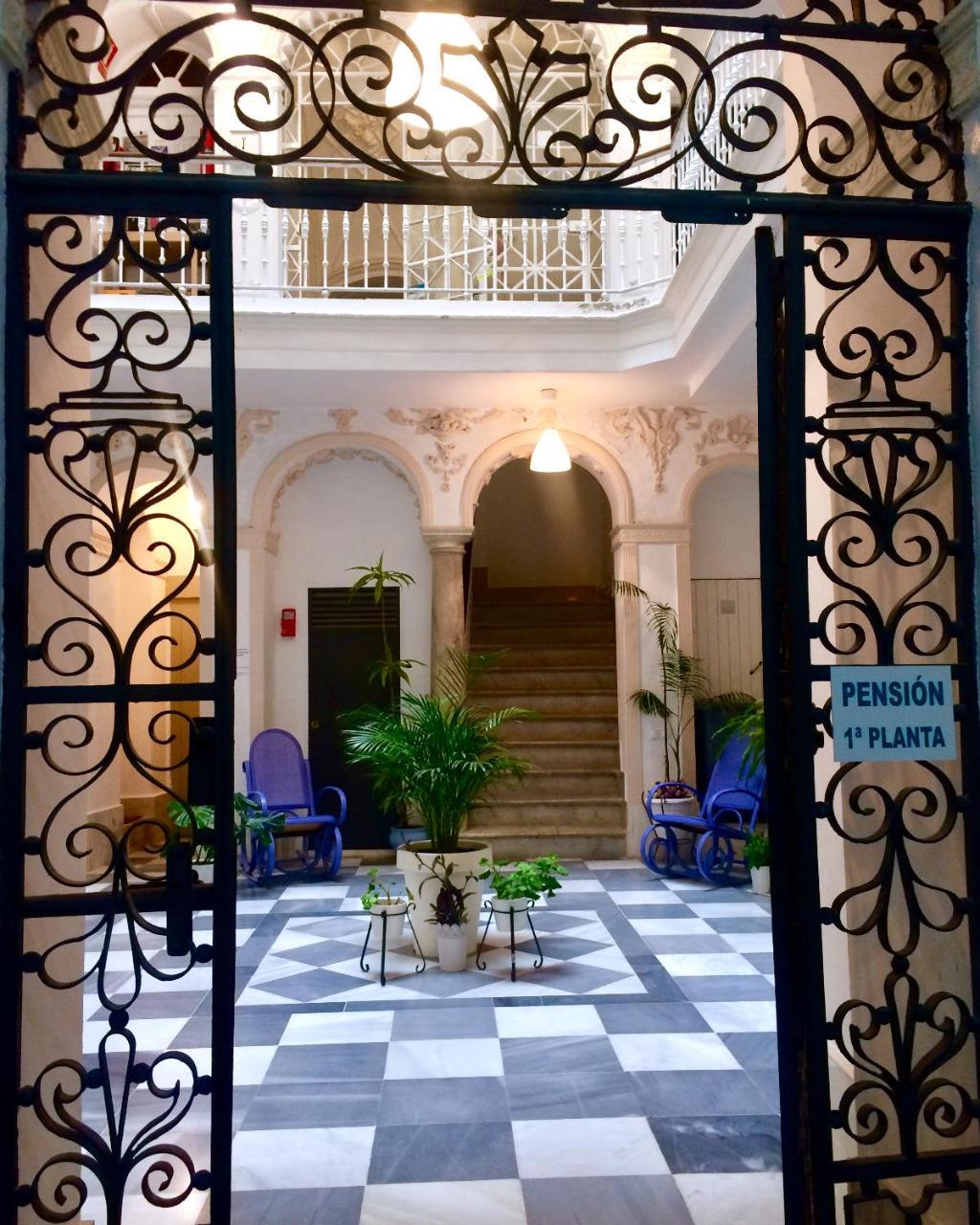 Pensión Cádiz Exterior foto